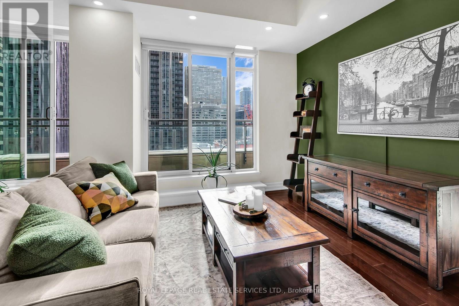 Ph105 - 8 Scollard Street, Toronto, Ontario  M5R 1M2 - Photo 16 - C12537840