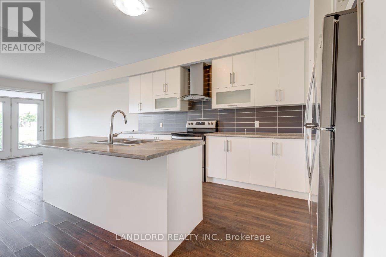 40 Donald Fleming Way, Whitby, Ontario  L1R 0N8 - Photo 3 - E12537772