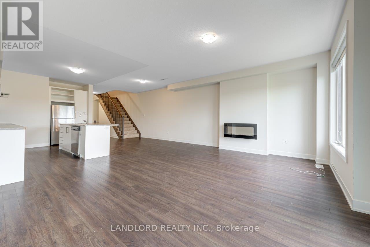 40 Donald Fleming Way, Whitby, Ontario  L1R 0N8 - Photo 4 - E12537772