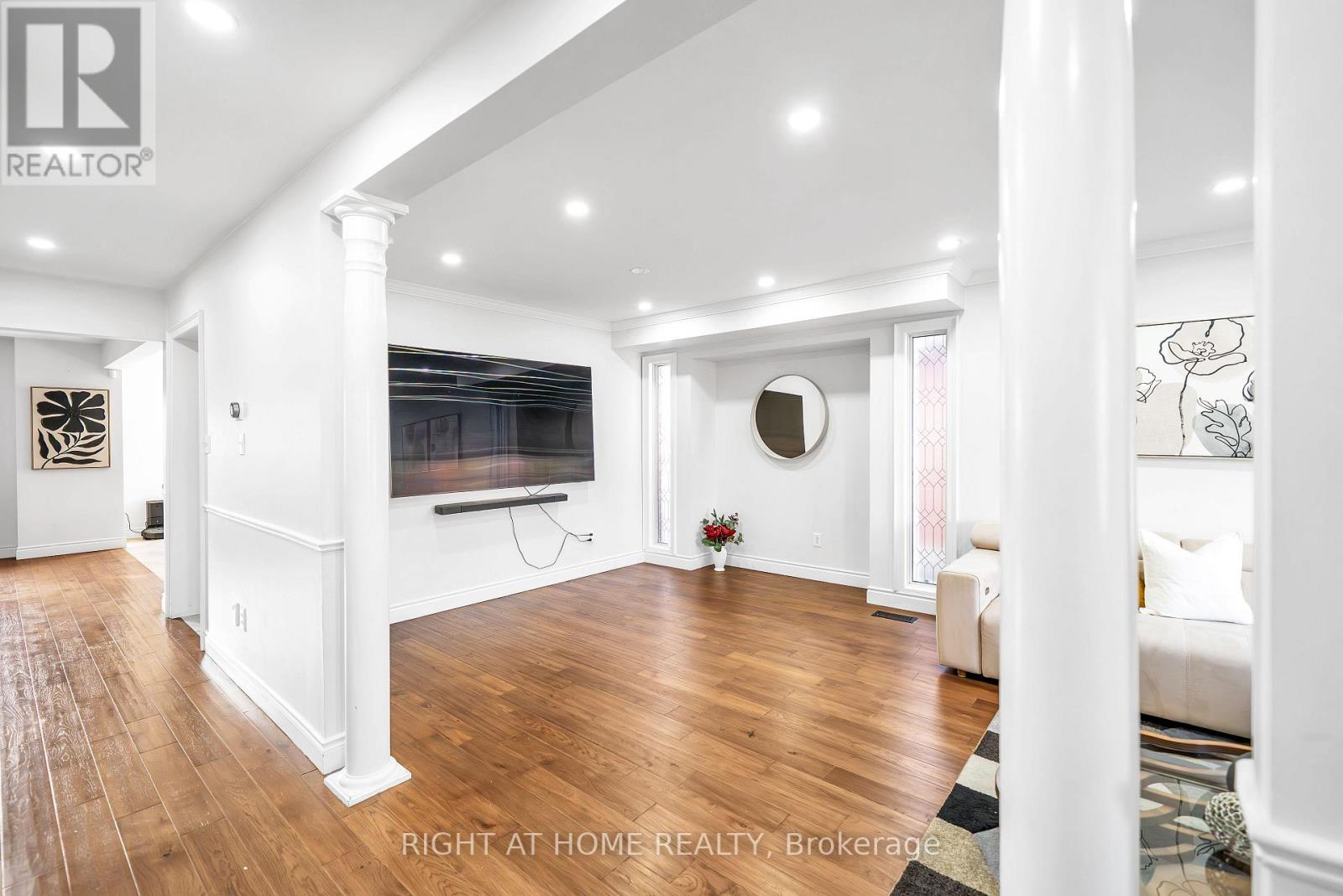 632 Longworth Avenue, Clarington, Ontario  L1C 5B8 - Photo 3 - E12537774