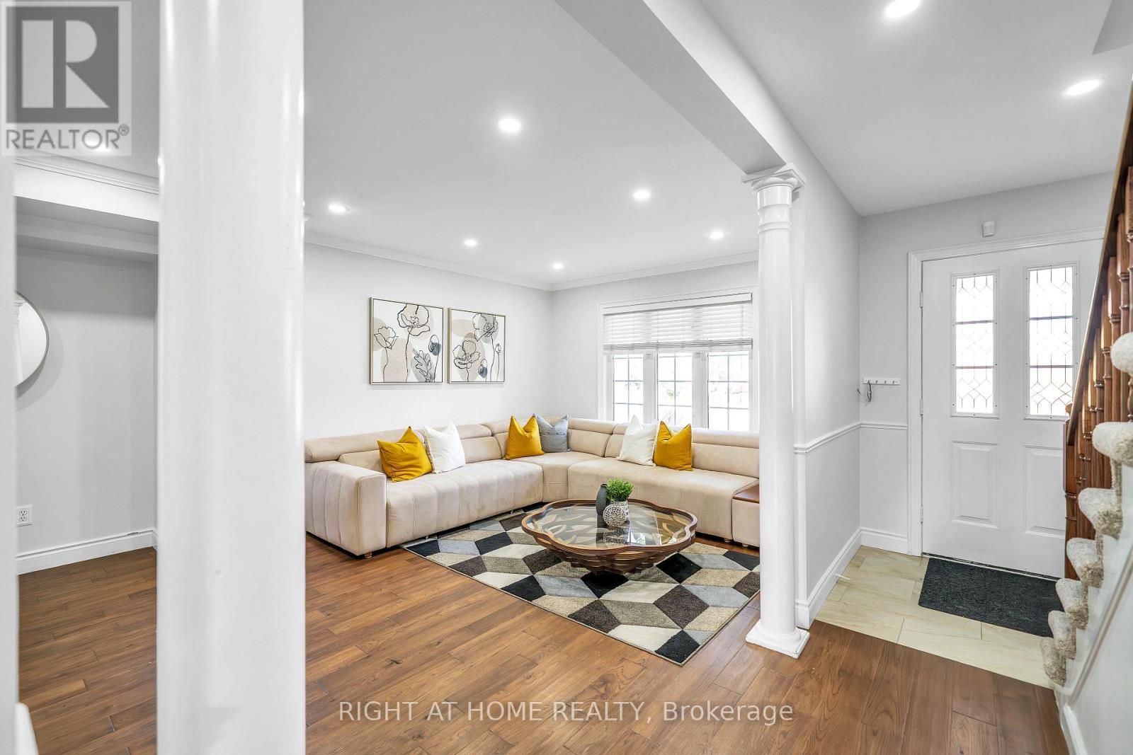 632 Longworth Avenue, Clarington, Ontario  L1C 5B8 - Photo 4 - E12537774