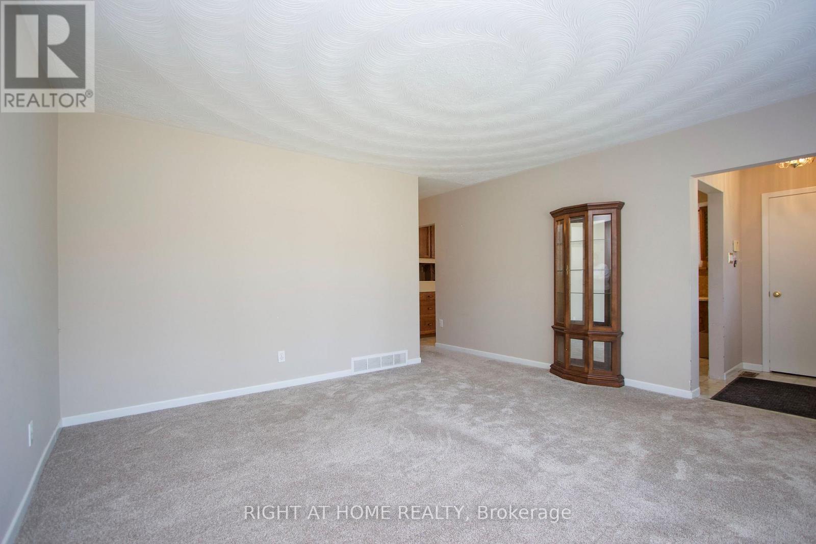 220 Linden Court, Oshawa, Ontario  L1H 6R1 - Photo 10 - E12537814