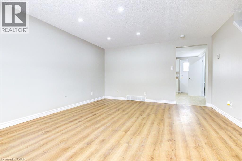 30a Helene Crescent, Waterloo, Ontario  N2L 5E5 - Photo 7 - 40787797