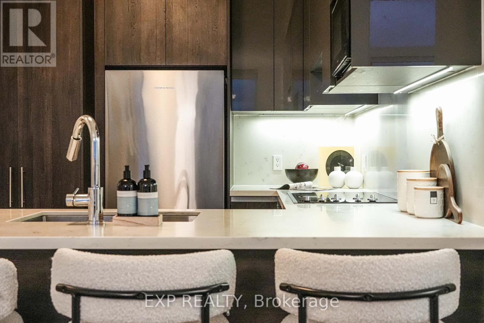 2205 - 15 Water Walk Drive, Markham, Ontario  L6G 0G2 - Photo 10 - N12537780