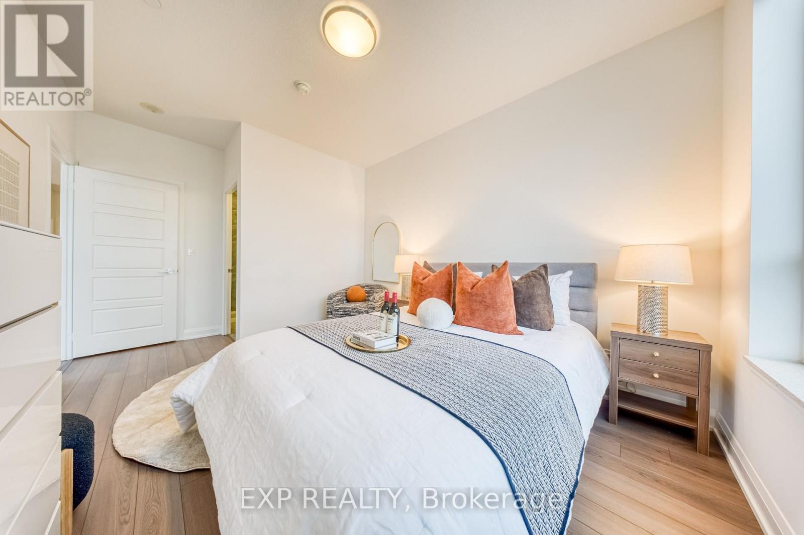 2205 - 15 Water Walk Drive, Markham, Ontario  L6G 0G2 - Photo 22 - N12537780