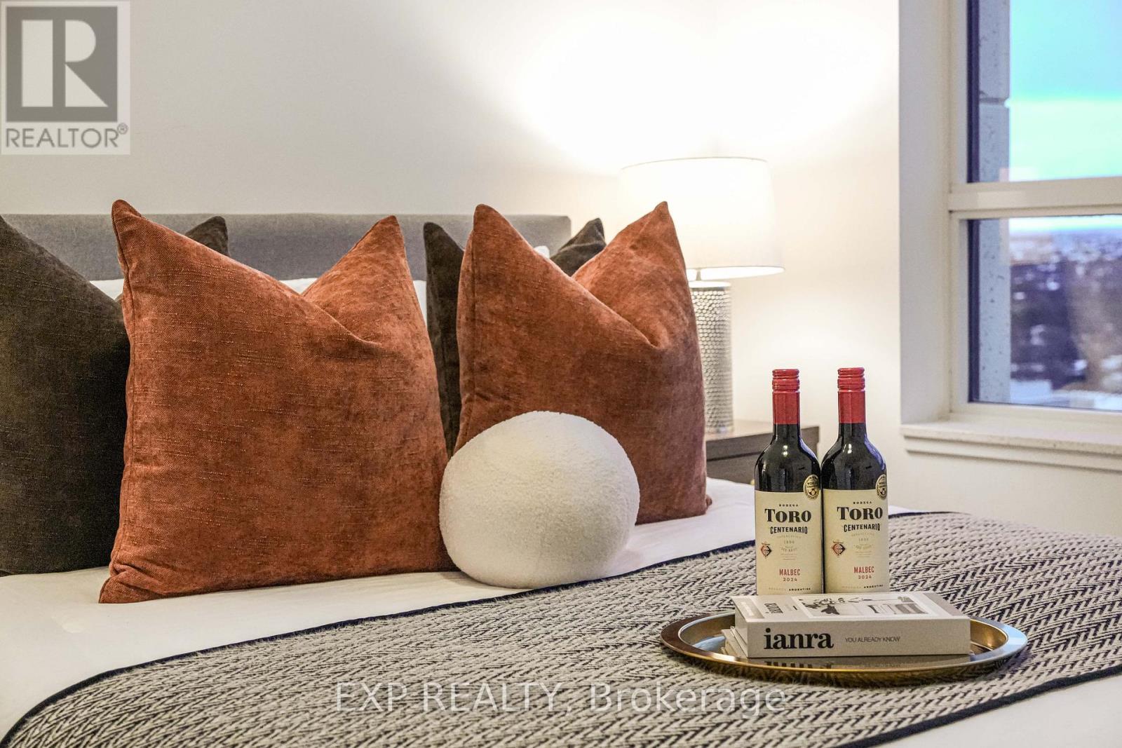 2205 - 15 Water Walk Drive, Markham, Ontario  L6G 0G2 - Photo 23 - N12537780