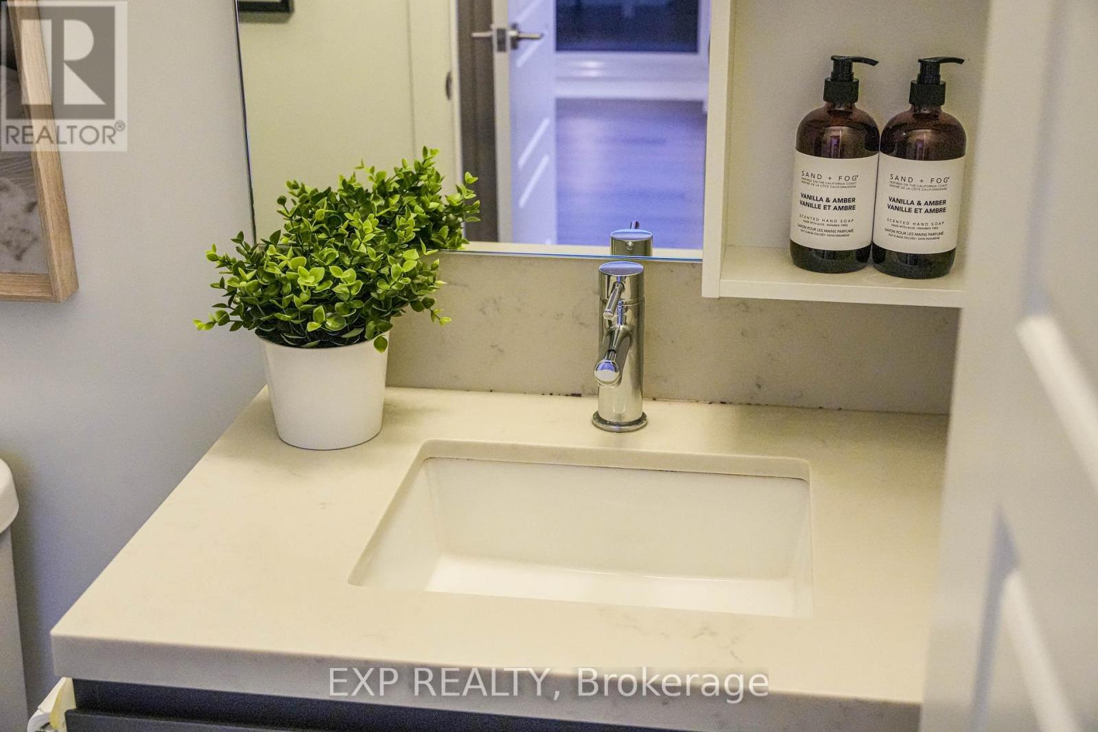 2205 - 15 Water Walk Drive, Markham, Ontario  L6G 0G2 - Photo 26 - N12537780