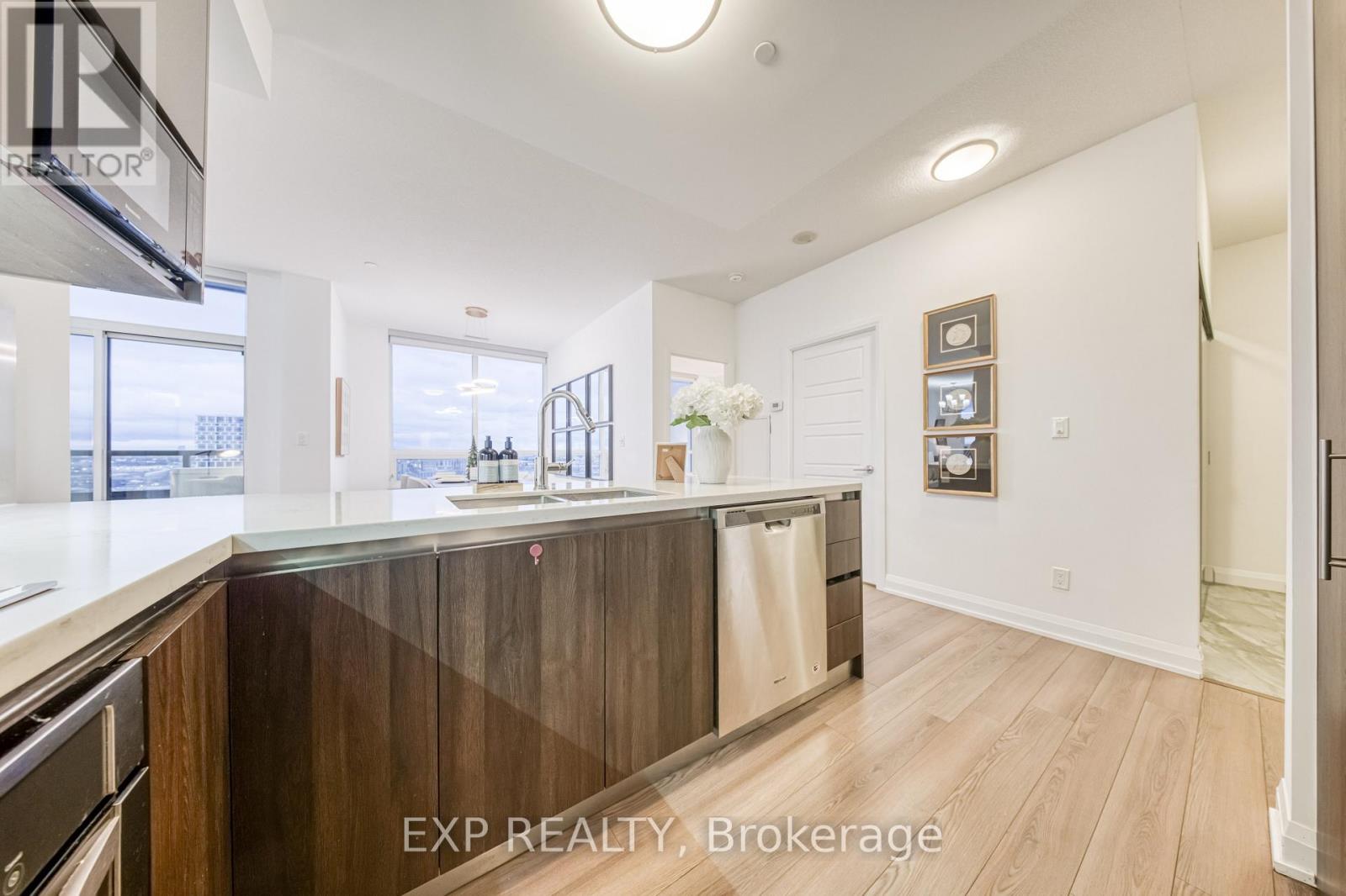 2205 - 15 Water Walk Drive, Markham, Ontario  L6G 0G2 - Photo 8 - N12537780