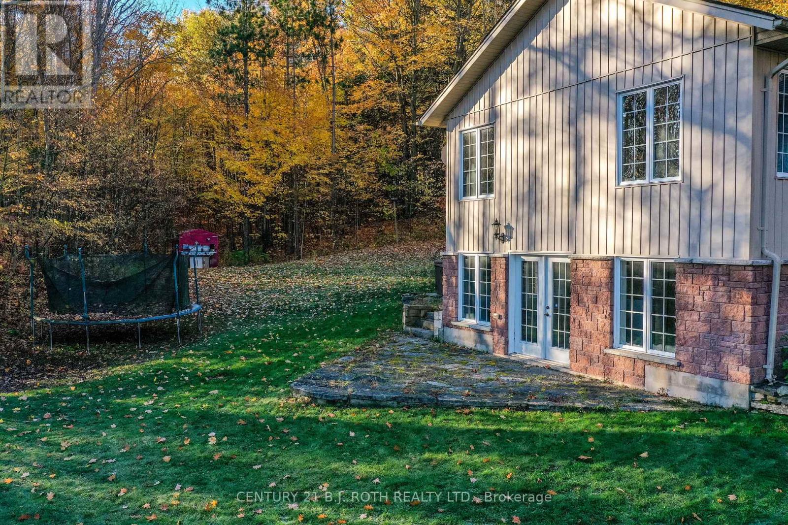 4927 25 Side Road, Essa, Ontario  L4M 4S4 - Photo 29 - N12537812