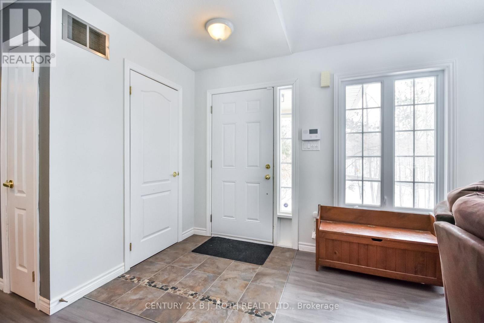 4927 25 Side Road, Essa, Ontario  L4M 4S4 - Photo 6 - N12537812