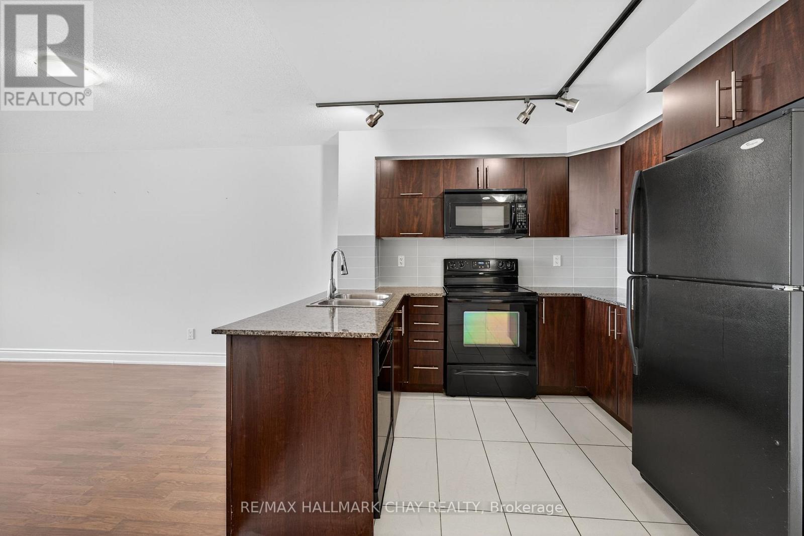 819 - 60 South Town Centre Boulevard, Markham, Ontario  L6G 0C5 - Photo 5 - N12537842