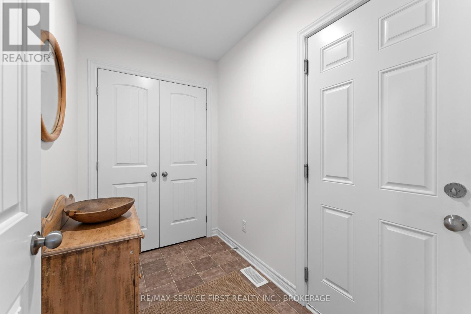 149 Pauline Tom Avenue, Kingston, Ontario K7K 7J9 - Photo 9 - X12537944