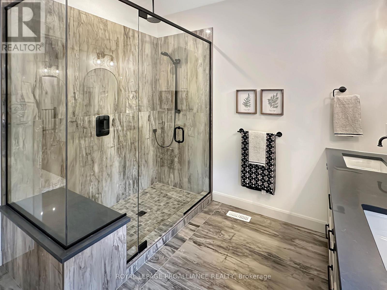 37 Deerview Drive, Quinte West, Ontario  K8V 5P4 - Photo 28 - X12538132