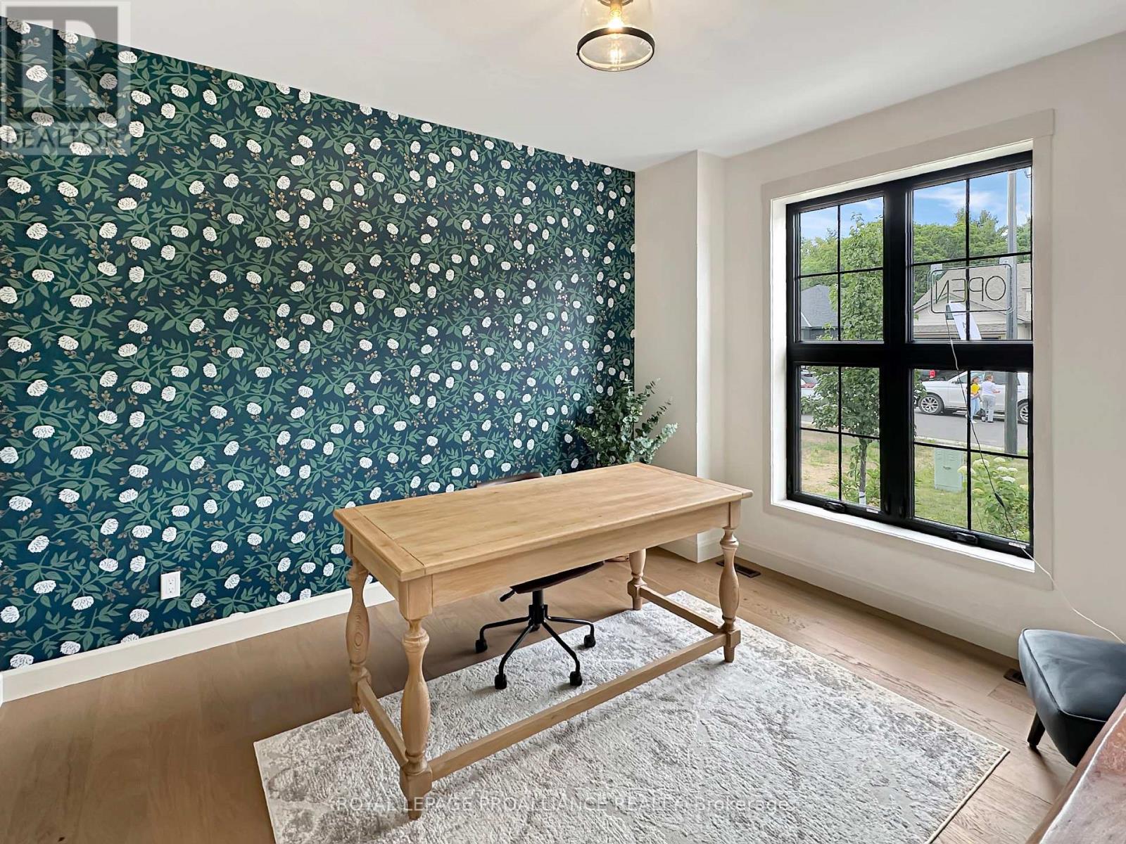 37 Deerview Drive, Quinte West, Ontario  K8V 5P4 - Photo 6 - X12538132