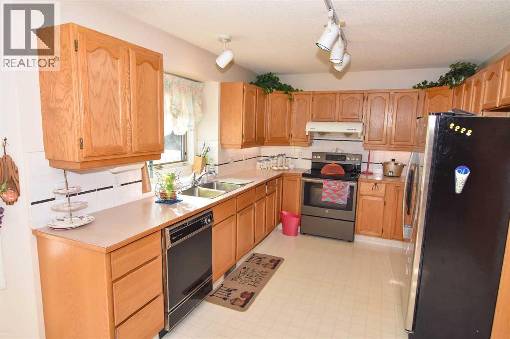 107 Hampshire Close Nw, Calgary, Alberta  T3A 4X9 - Photo 11 - A2255348