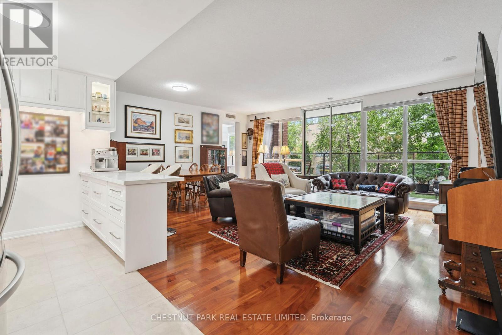 201 - 11 Soho Street, Toronto, Ontario  M5T 3L7 - Photo 5 - C12215203