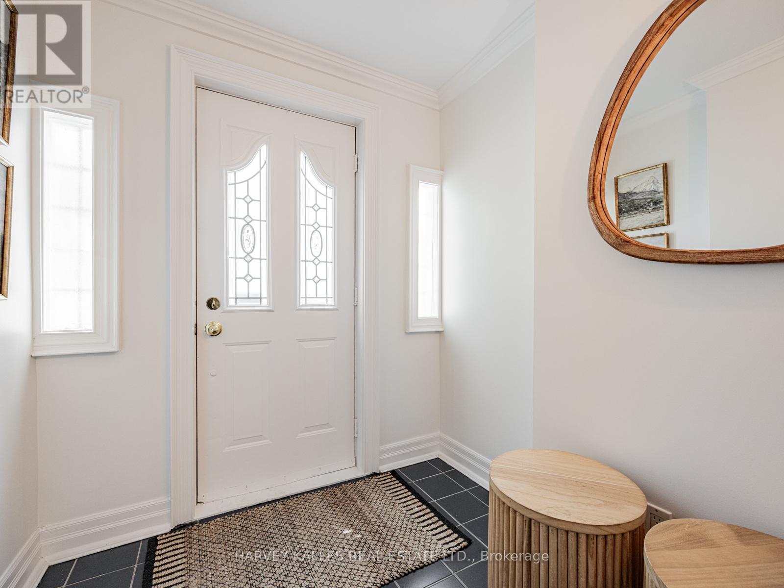 191 Glen Cedar Road, Toronto, Ontario  M6C 3G9 - Photo 4 - C12390540