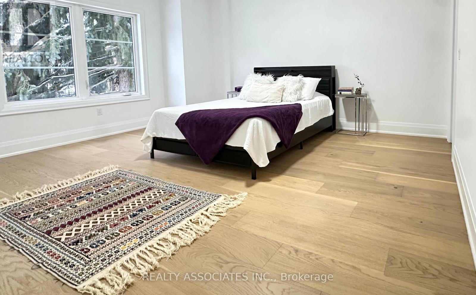 32 Cossar Avenue, Aurora, Ontario  L4G 3N8 - Photo 17 - N12533918