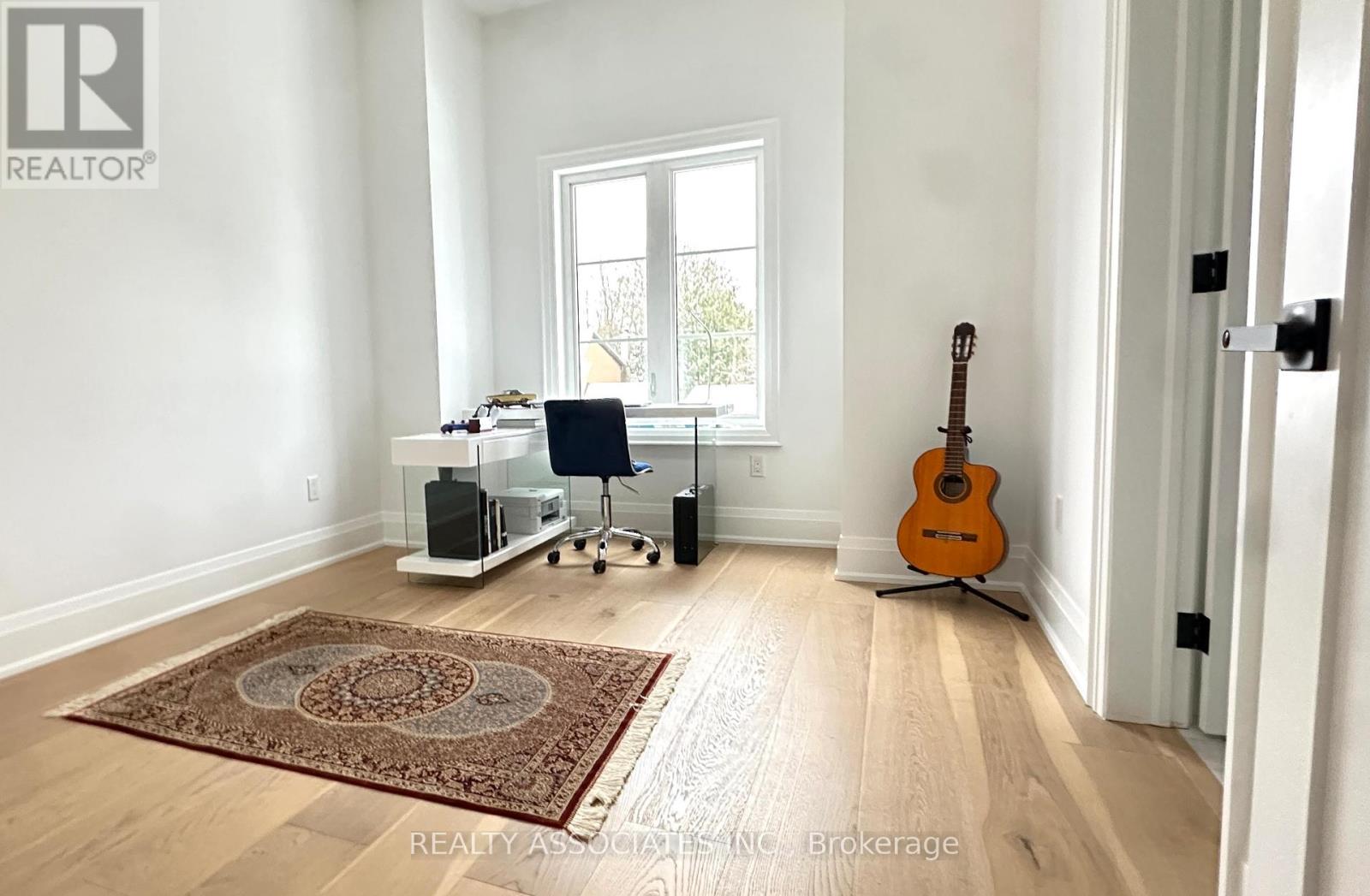 32 Cossar Avenue, Aurora, Ontario  L4G 3N8 - Photo 32 - N12533918