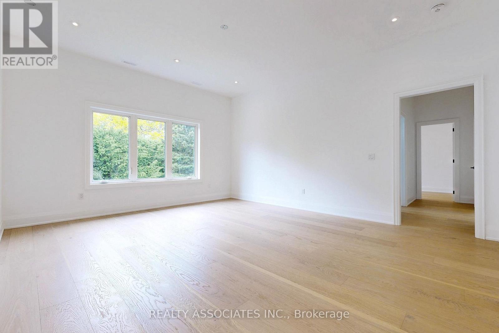 32 Cossar Avenue, Aurora, Ontario  L4G 3N8 - Photo 16 - N12533918