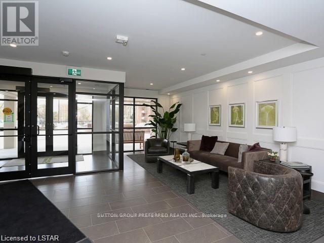 111 - 1200 Commissioners Road W, London South, Ontario  N6K 0J7 - Photo 4 - X12537928