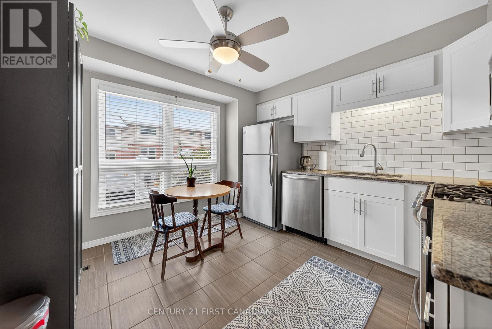 3 - 35 Waterman Avenue, London South, Ontario  N6C 5S9 - Photo 6 - X12538076