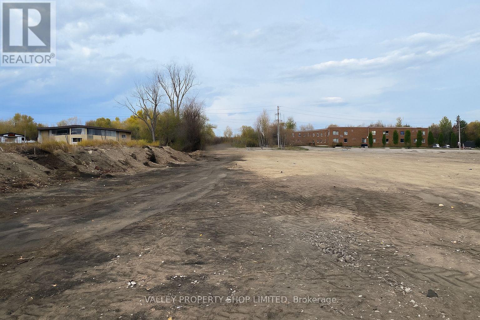 14 Bennett Street, Pembroke, Ontario K8A 7Z8 - Photo 2 - X12537910