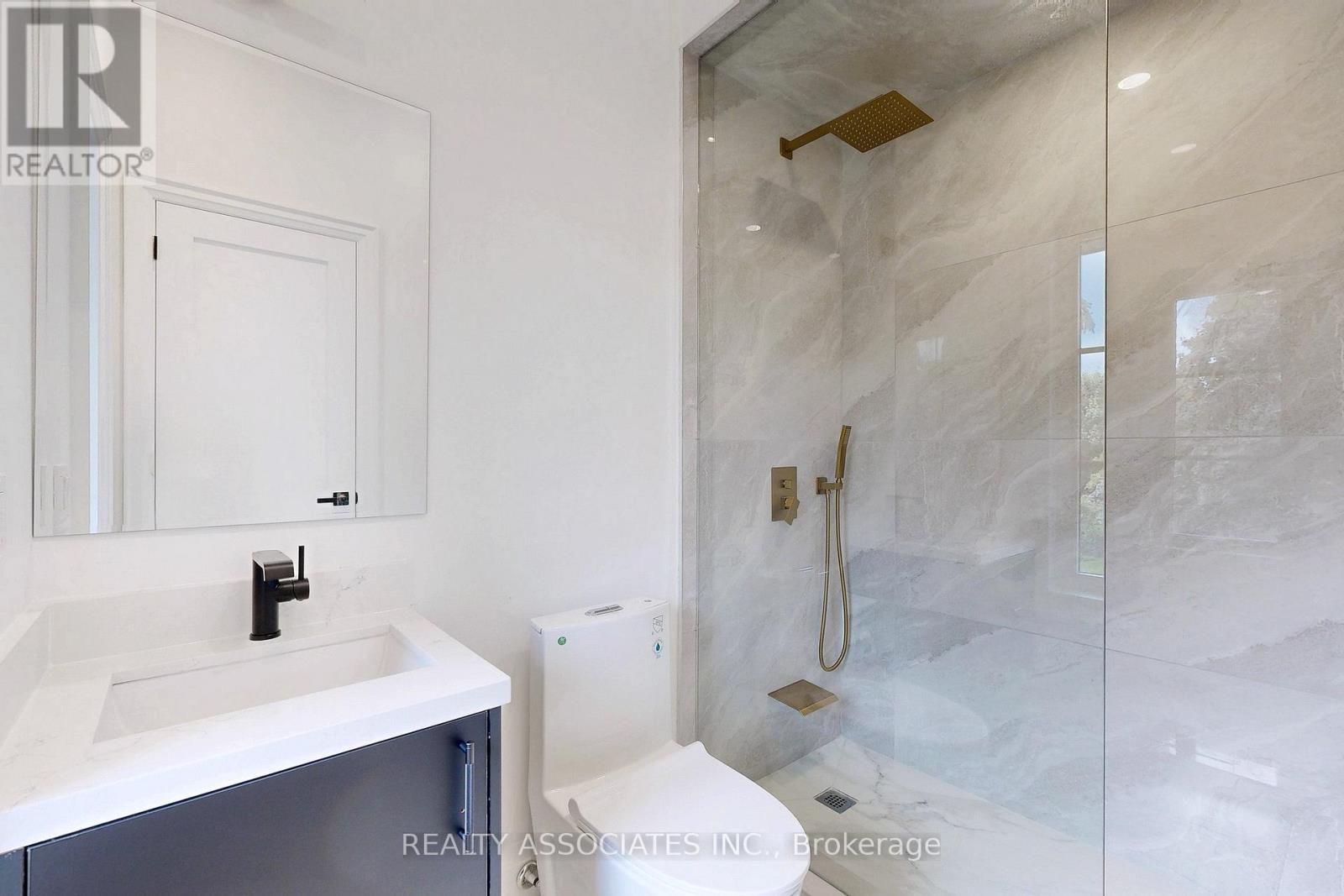 32 Cossar Avenue, Aurora, Ontario  L4G 3N8 - Photo 24 - N12533918