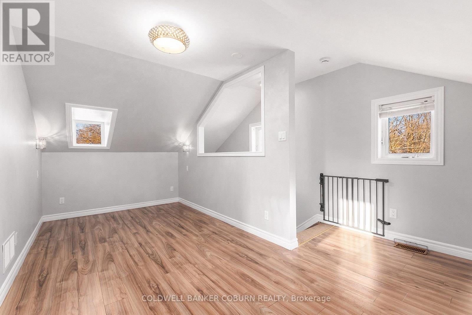 53 Main Street N, North Dundas, Ontario  K0C 1H0 - Photo 18 - X12537888