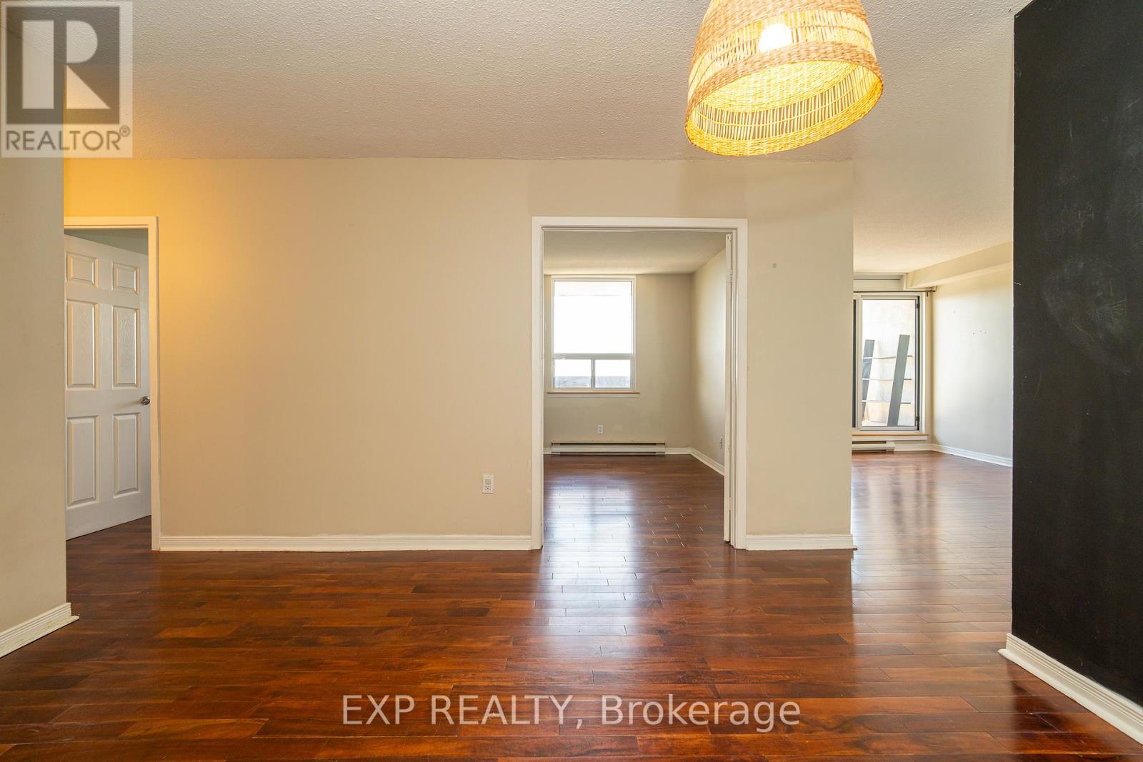 2107 - 900 Dynes Road, Ottawa, Ontario  K2C 3L6 - Photo 5 - X12537918