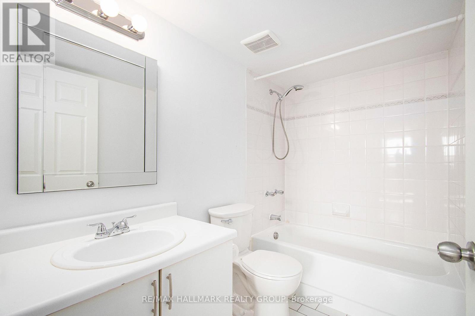 304 - 1440 Heron Road, Ottawa, Ontario  K1V 0X2 - Photo 11 - X12537924