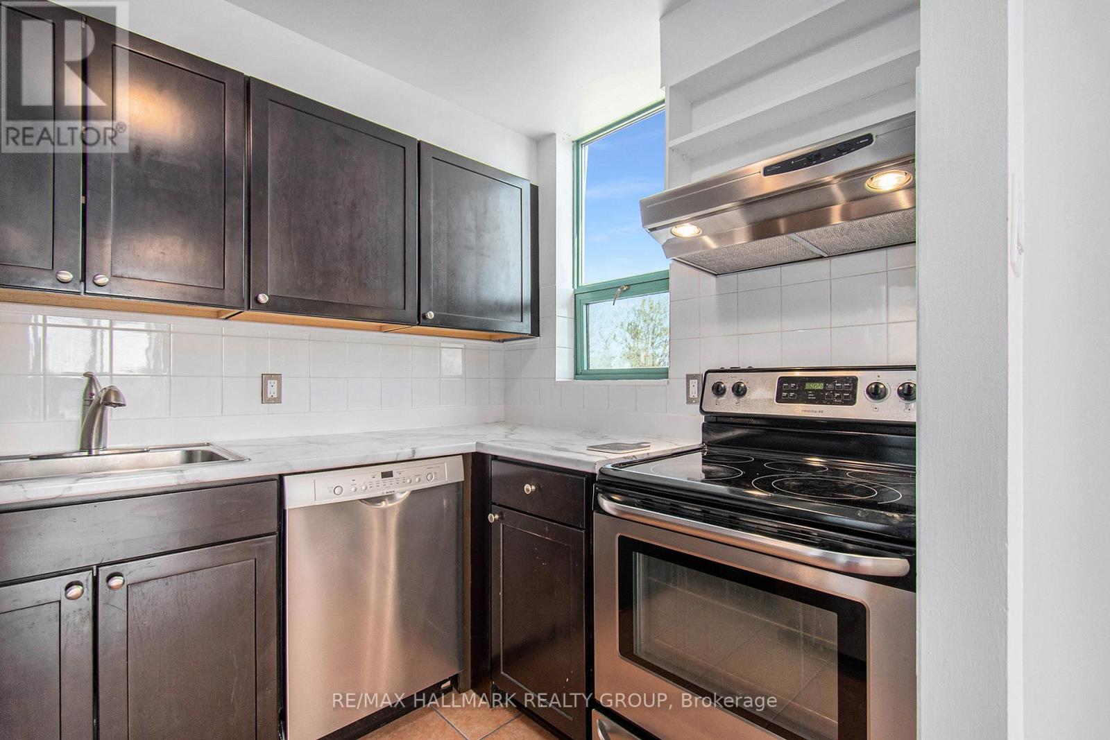 304 - 1440 Heron Road, Ottawa, Ontario  K1V 0X2 - Photo 6 - X12537924