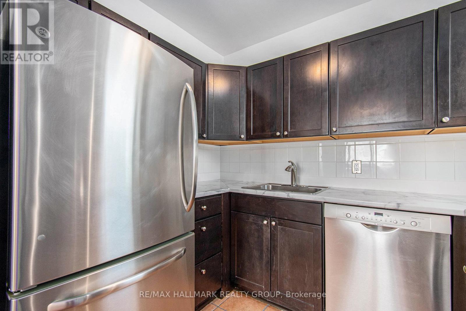 304 - 1440 Heron Road, Ottawa, Ontario  K1V 0X2 - Photo 8 - X12537924