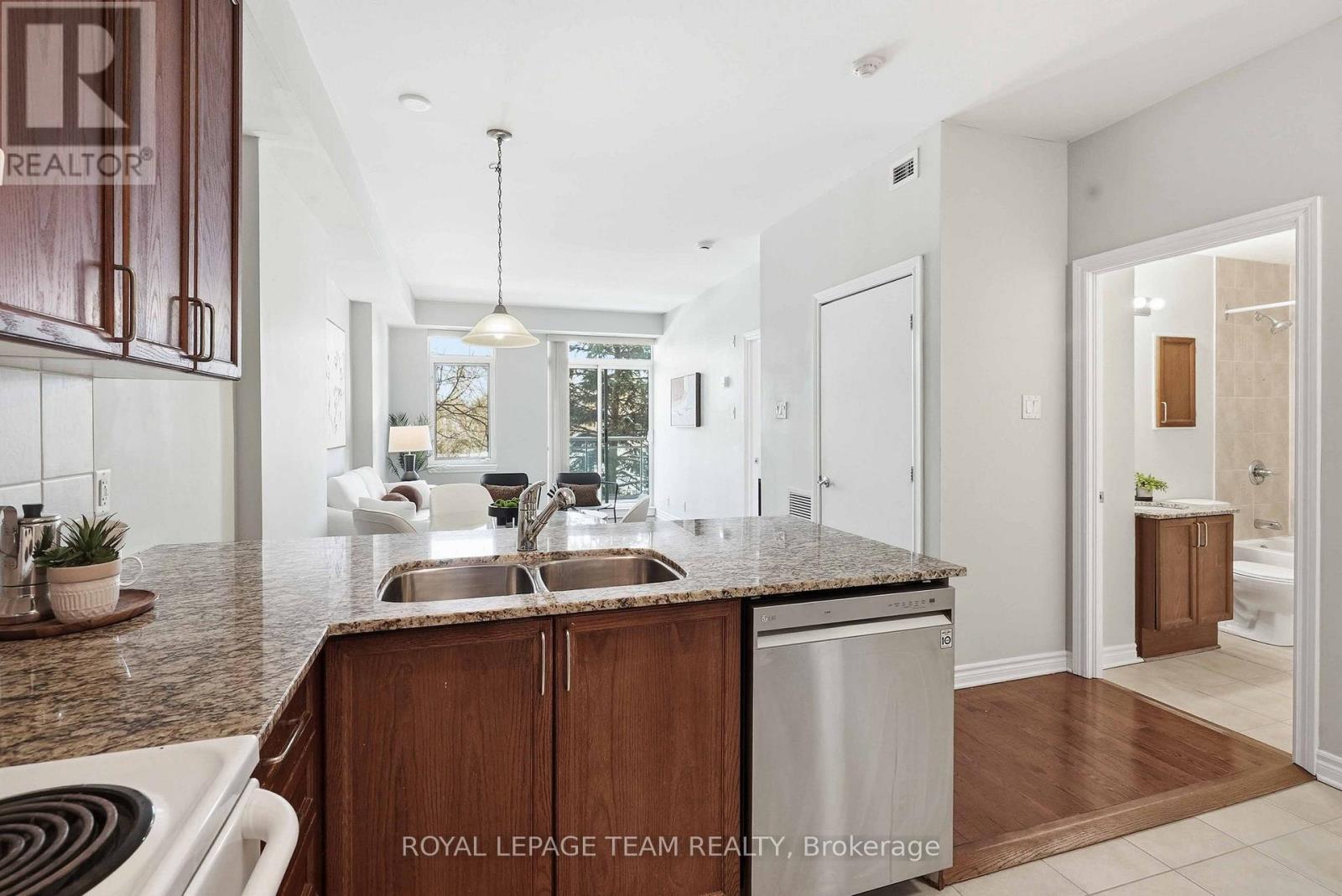 217 - 205 Bolton Street, Ottawa, Ontario K1N 1K7 - Photo 6 - X12538114