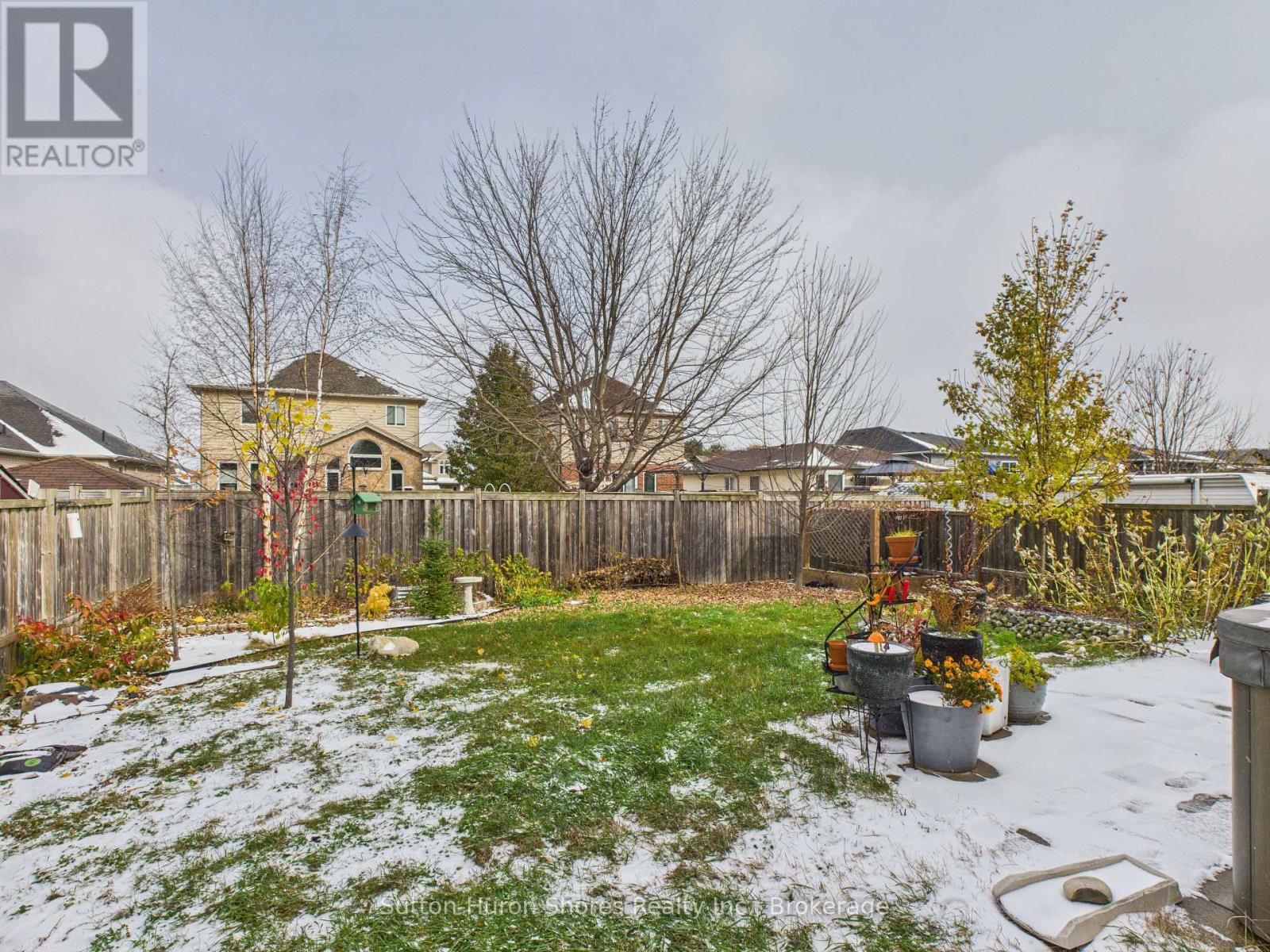 893 Sumpton Street, Saugeen Shores, Ontario N0H 2C2 - Photo 36 - X12533942