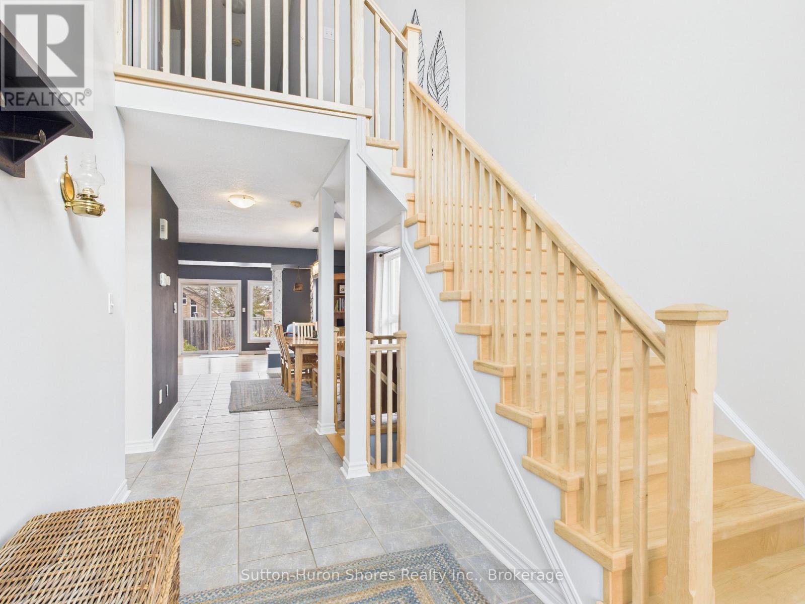 893 Sumpton Street, Saugeen Shores, Ontario N0H 2C2 - Photo 7 - X12533942