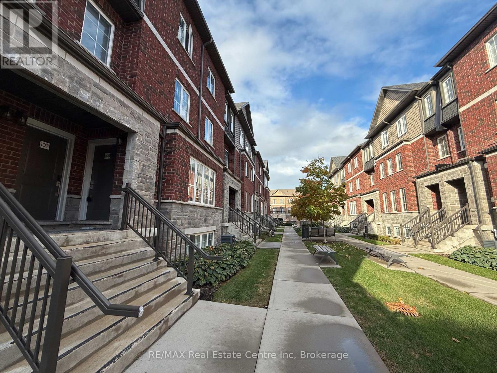 108 - 445 Ontario Street S, Milton, Ontario  L9T 9K4 - Photo 2 - W12537986