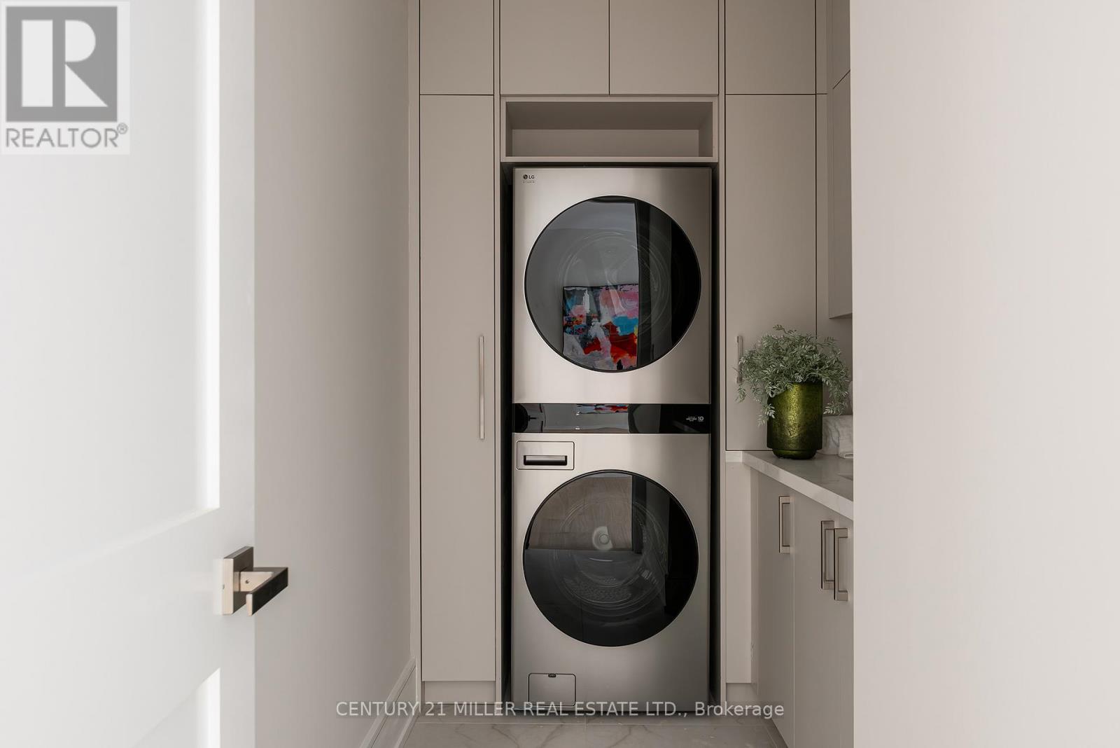 414 Belvenia Road, Burlington, Ontario  L7L 2G6 - Photo 34 - W12537828