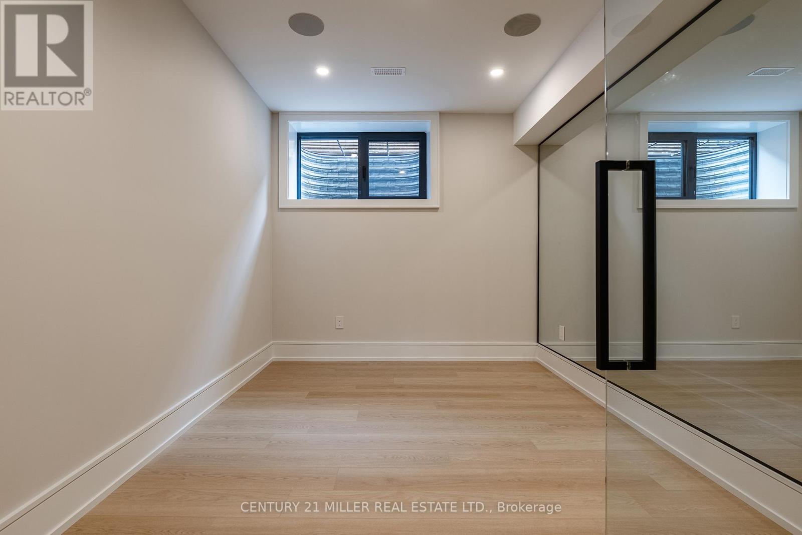 414 Belvenia Road, Burlington, Ontario  L7L 2G6 - Photo 41 - W12537828