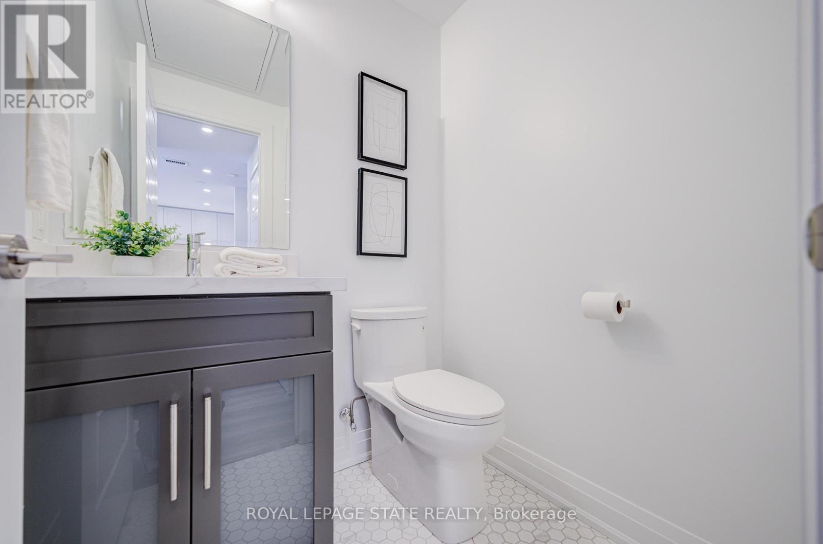 906 - 2025 Maria Street, Burlington, Ontario  L7R 0E9 - Photo 10 - W12537846