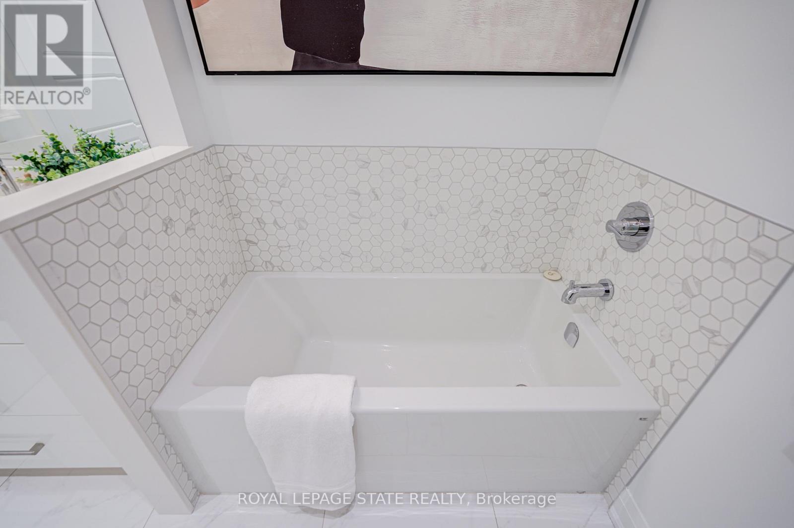 906 - 2025 Maria Street, Burlington, Ontario  L7R 0E9 - Photo 28 - W12537846