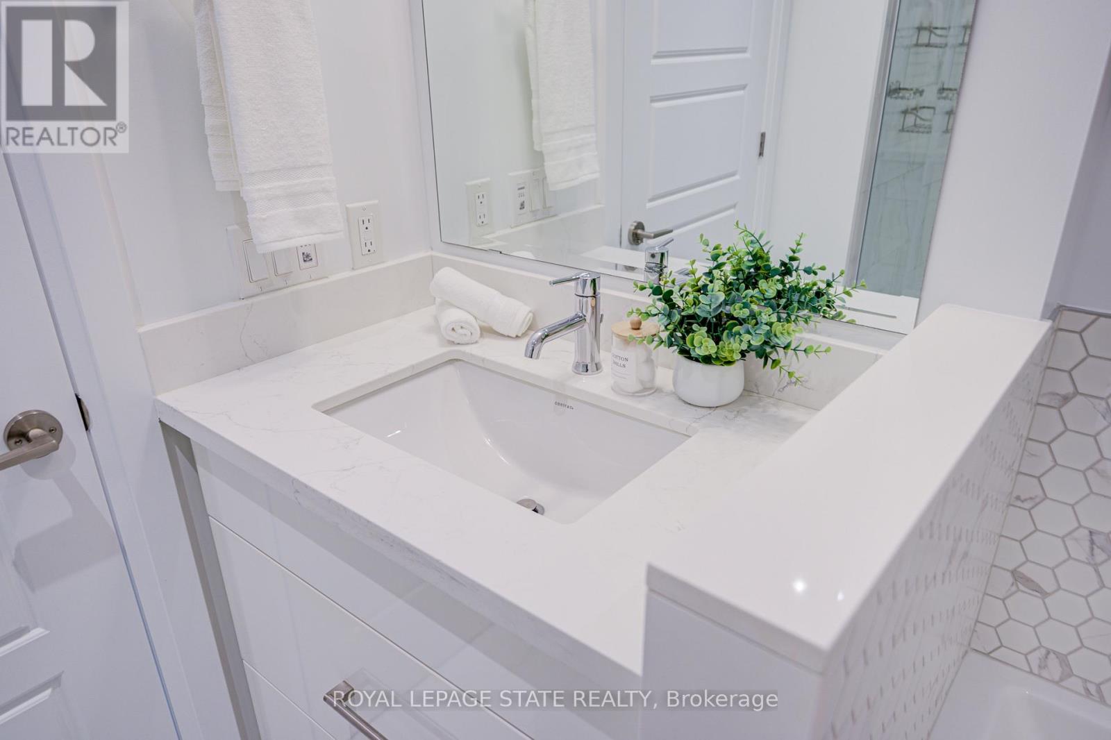 906 - 2025 Maria Street, Burlington, Ontario  L7R 0E9 - Photo 30 - W12537846