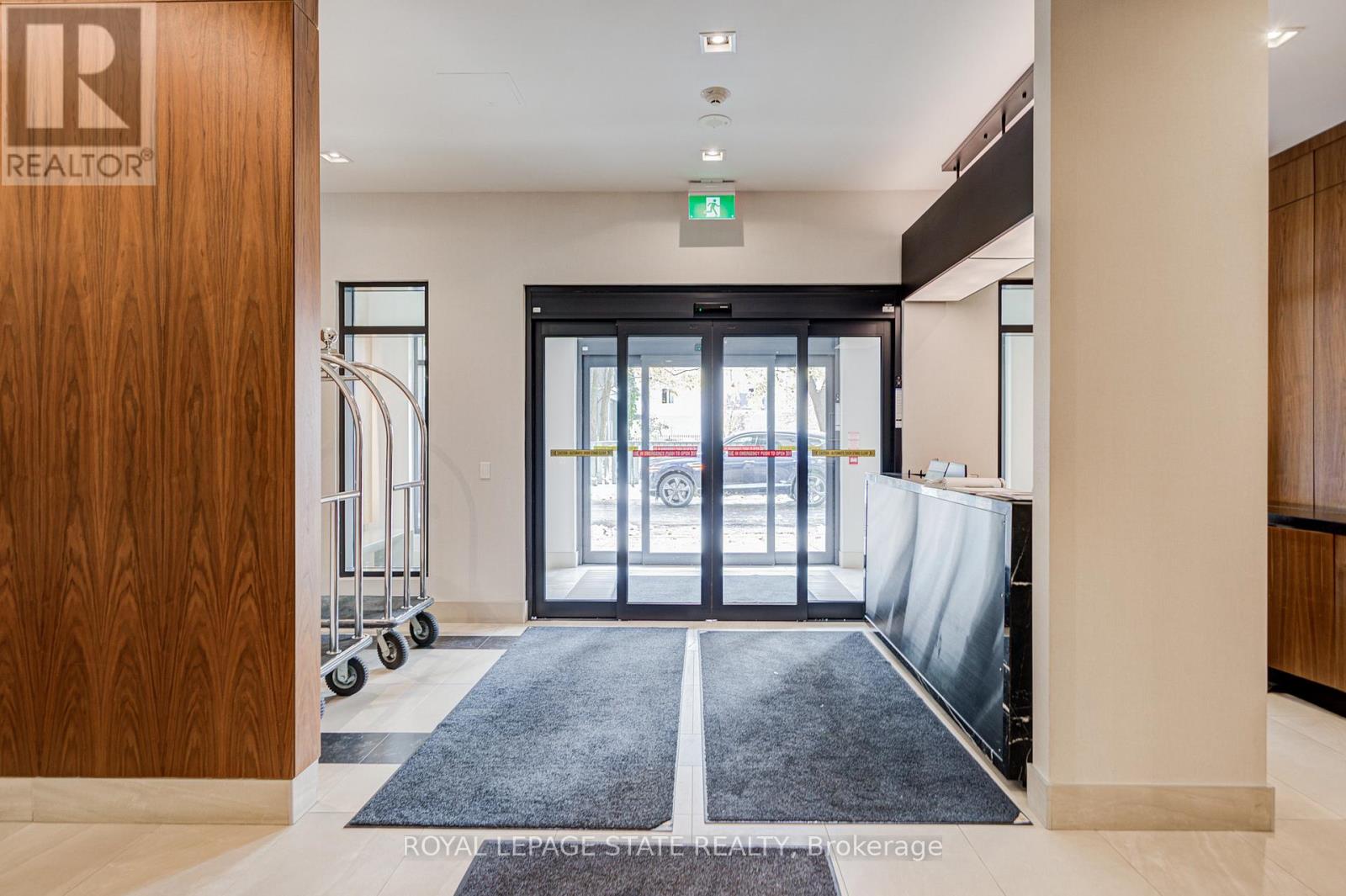 906 - 2025 Maria Street, Burlington, Ontario  L7R 0E9 - Photo 4 - W12537846