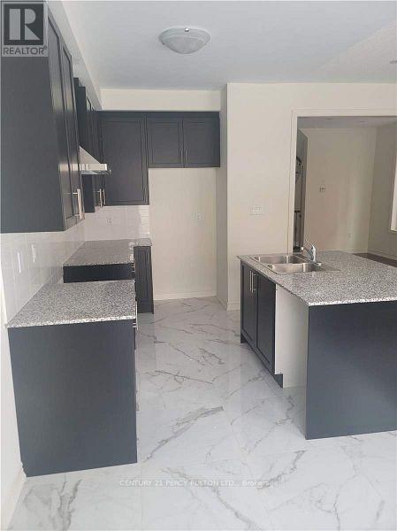 15 Truffle Court, Brampton, Ontario  L1A 5A6 - Photo 3 - W12537854