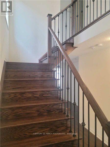 15 Truffle Court, Brampton, Ontario  L1A 5A6 - Photo 4 - W12537854