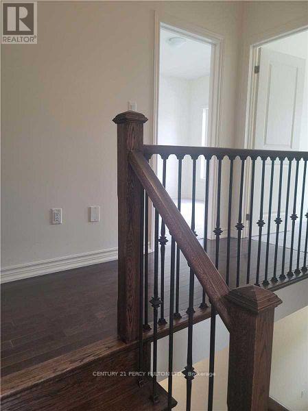 15 Truffle Court, Brampton, Ontario  L1A 5A6 - Photo 5 - W12537854