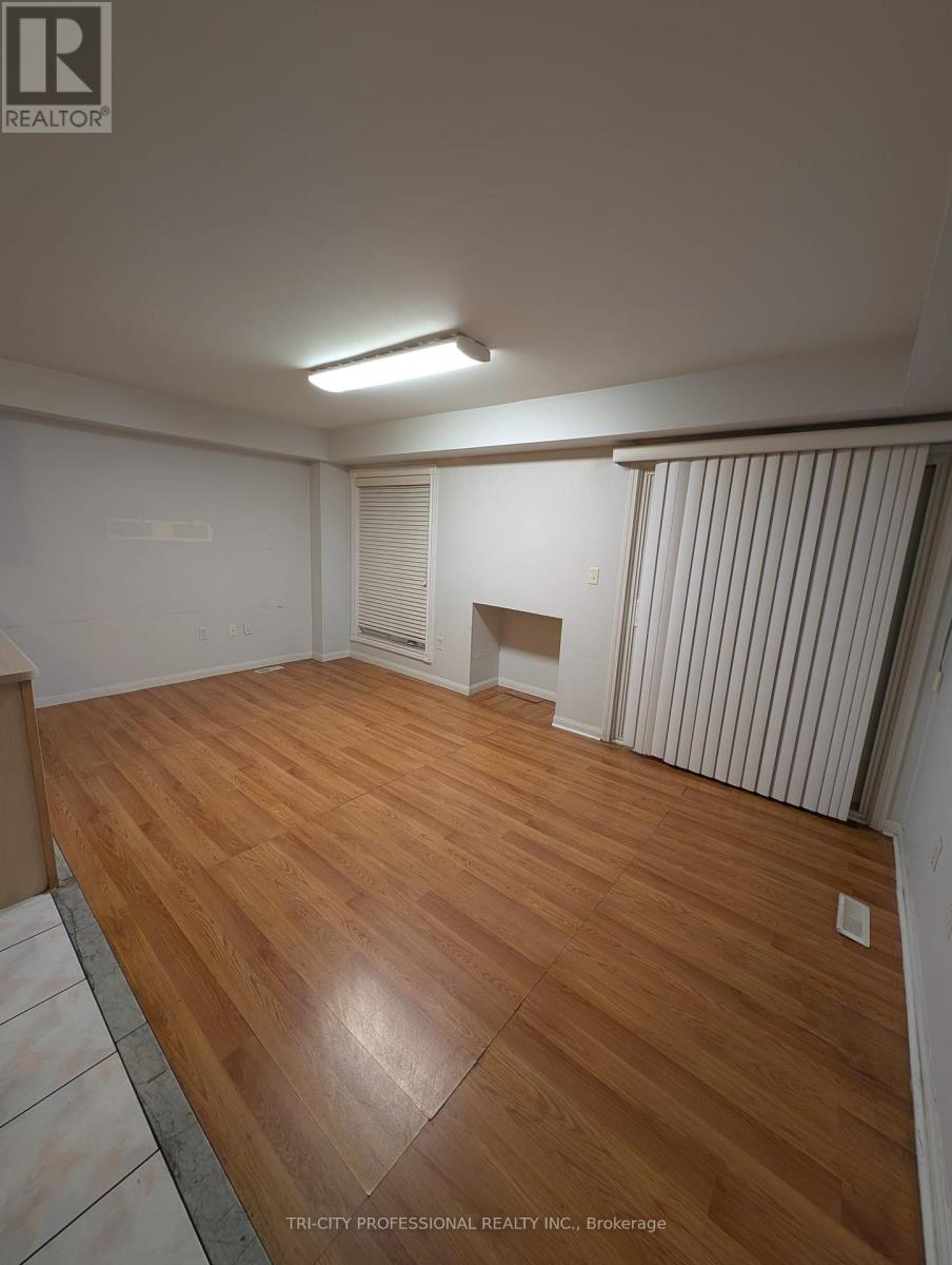 65 Mount Ranier Crescent, Brampton, Ontario  L6R 2L1 - Photo 9 - W12537860