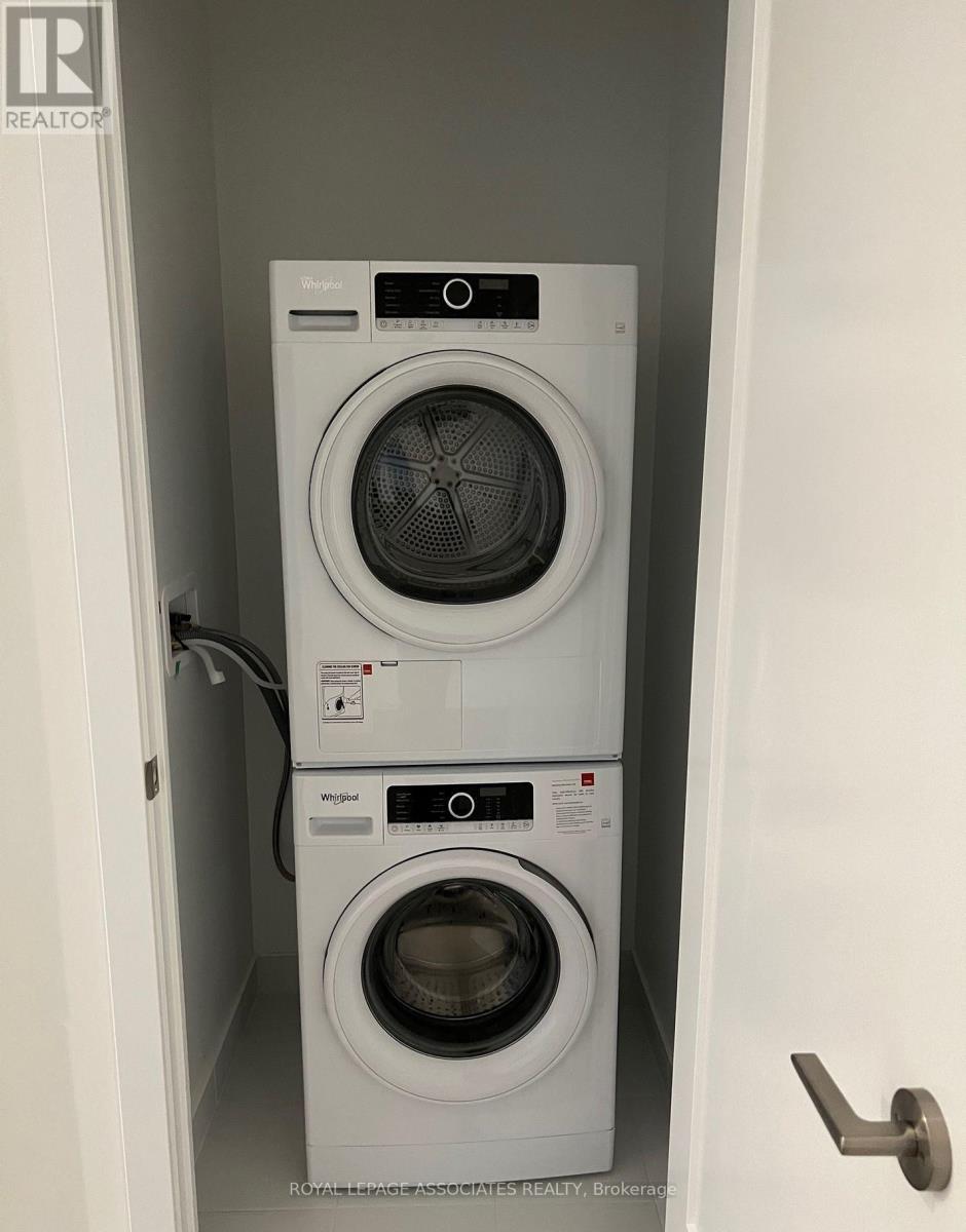 5 Mabelle Avenue, Toronto, Ontario  M9A 0C8 - Photo 10 - W12537866