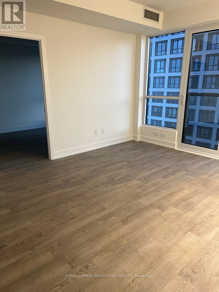 5 Mabelle Avenue, Toronto, Ontario  M9A 0C8 - Photo 11 - W12537866