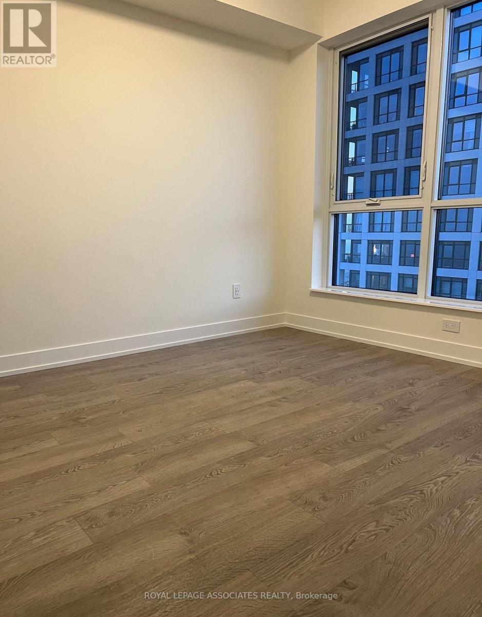 5 Mabelle Avenue, Toronto, Ontario  M9A 0C8 - Photo 6 - W12537866